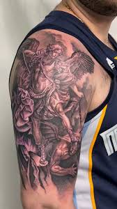 Mikael dräper lucifer tatuering, Michael slay lucifer tattoo.