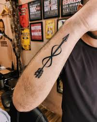 Pilbåge tatuering, Arrow tattoo.