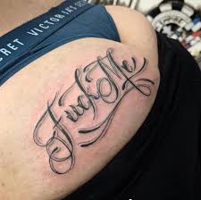 Fuck me tatuering, Fuck me tattoo.