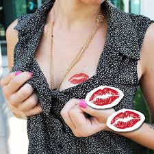 Kyss tatuering, Kiss tattoo.