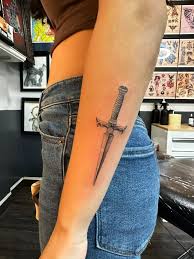 Vapen tatuering, Weapon tattoo.