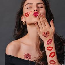 Kyss tatuering, Kiss tattoo.