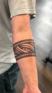 Tribal tatuering, tribal tattoo.