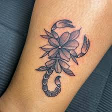 Blommor tatuering, Flowers tattoo.