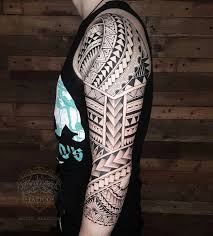 Tribal tatuering, tribal tattoo.
