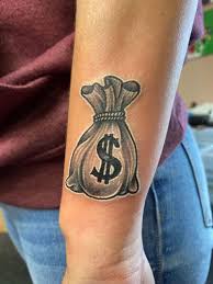Pengar tatuering, Money tattoo.