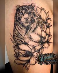 Blommor tatuering, Flowers tattoo.