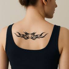 Tribal tatuering, tribal tattoo.