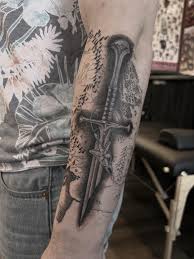 Vapen tatuering, Weapon tattoo.