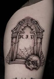 Grav tatuering, Grave tattoo.