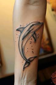 Delfin tatuering, Dolphin tattoo.