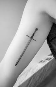 Vapen tatuering, Weapon tattoo.