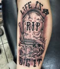 Grav tatuering, Grave tattoo.