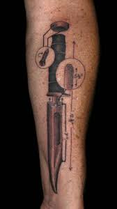 Vapen tatuering, Weapon tattoo.