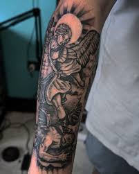 Mikael dräper lucifer tatuering, Michael slay lucifer tattoo.