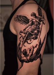 Mikael dräper lucifer tatuering, Michael slay lucifer tattoo.