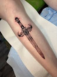 Vapen tatuering, Weapon tattoo.